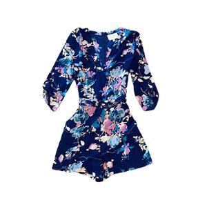 Yumi Kim Floral Belted Romper Size Medium Purple Blue V Neck Shorts Jumpsuit